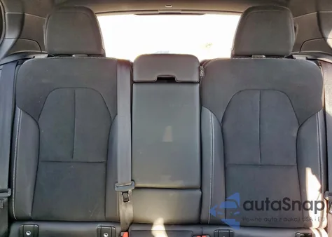 2019 Volvo Xc40 T5 Momentum z USA, uszkodzony, nr VIN YV4162XZXK2014687